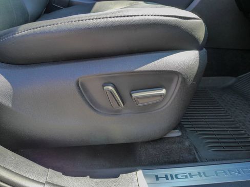 Used 2021 Toyota Highlander Limited AWD/4WD image 13