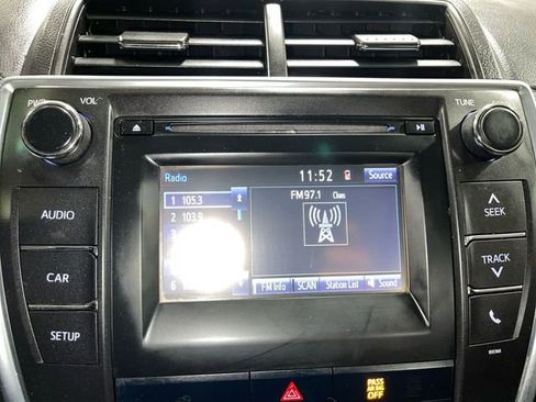 Used 2015 Toyota Camry LE FWD image 16