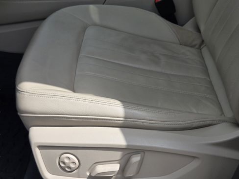 Used 2019 Audi Q5 2.0T Premium Plus AWD/4WD image 16
