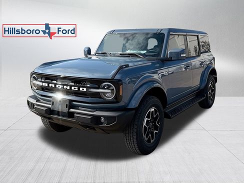 New 2025 Ford Bronco Outer Banks AWD/4WD image 1