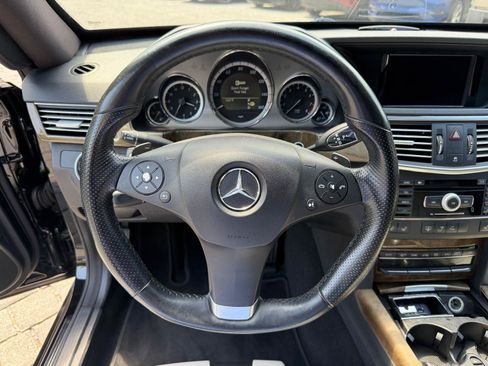 Used 2010 Mercedes-Benz E 550 Sedan image 28
