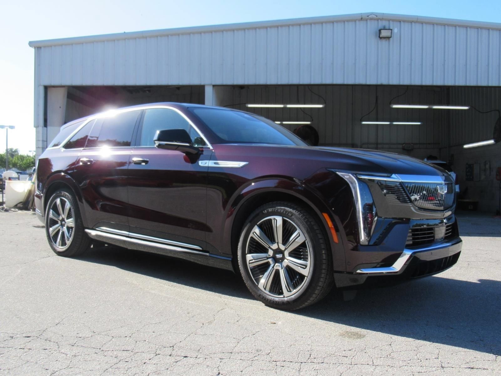 Used 2026 Cadillac Escalade IQ Luxury 2 w/ LPO, Premium Carpet Package AWD/4WD image 1