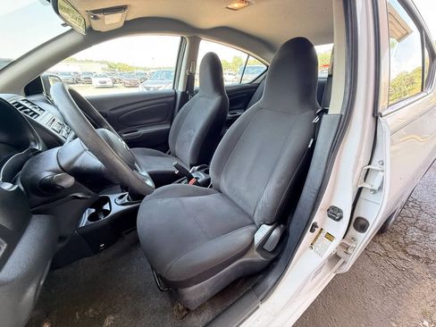 Used 2014 Nissan Versa S FWD image 11