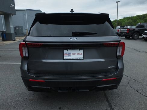 Used 2025 Ford Explorer ST-Line w/ ST-Line Street Pack AWD/4WD image 4