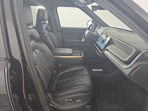 Used 2025 Rivian R1S Adventure AWD/4WD image 24