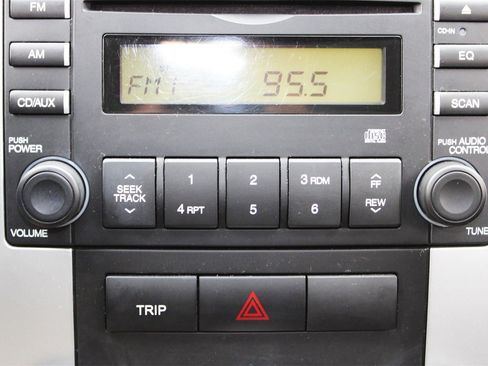 Used 2009 Kia Spectra5 SX image 18