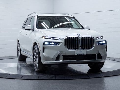 Certified 2023 BMW X7 xDrive40i w/ Premium Package image 4