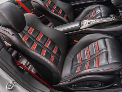 Used 2013 Ferrari California image 25