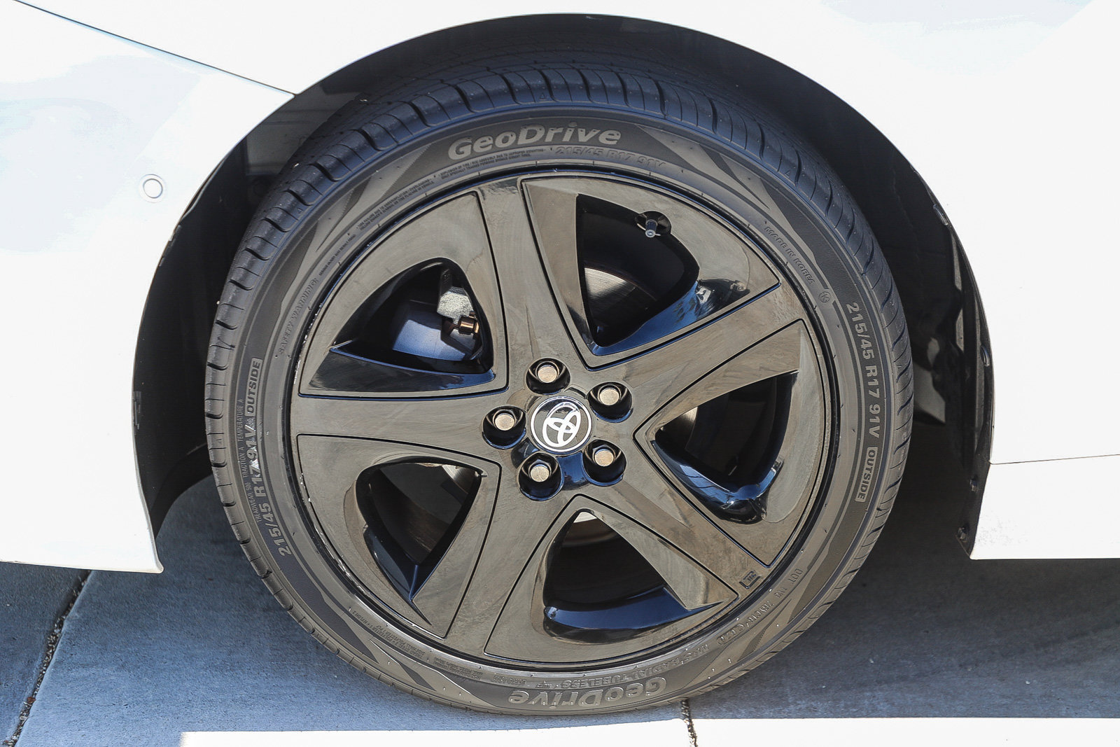 Certified 2022 Toyota Prius FWD image 9