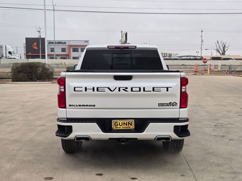 Certified 2022 Chevrolet Silverado 1500 High Country w/ High Country Premium Package image 4