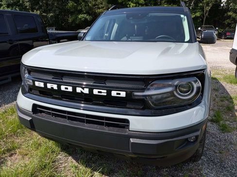 Used 2022 Ford Bronco Sport Outer Banks w/ Tech Package AWD/4WD image 2