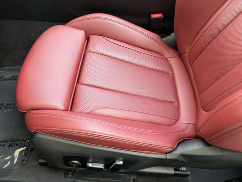 Used 2025 BMW 430i Convertible w/ Premium Package RWD image 14