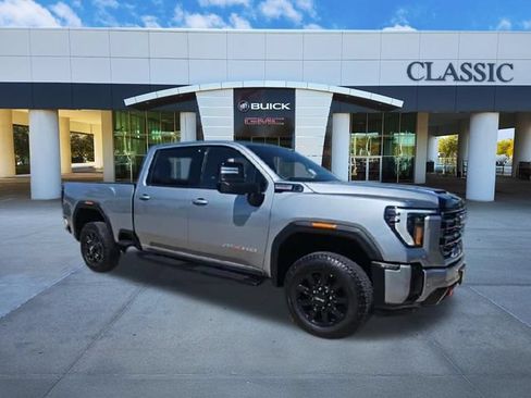 Used 2025 GMC Sierra 2500 AT4 AWD/4WD image 9