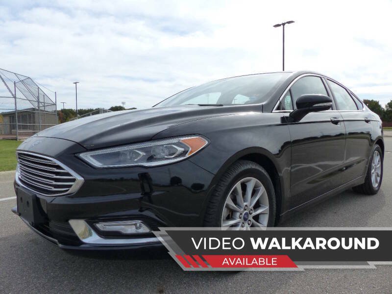 Used 2017 Ford Fusion SE w/ Fusion SE Technology Package FWD image 1