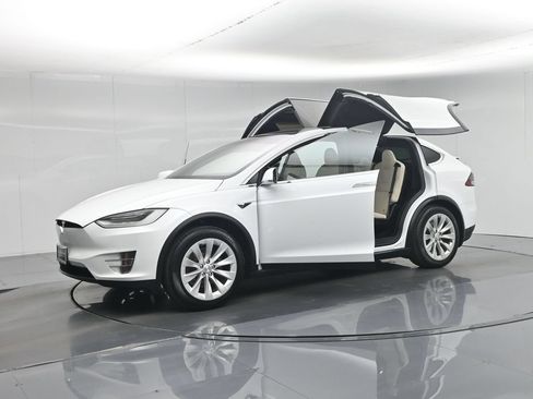Used 2020 Tesla Model X Long Range AWD/4WD image 4
