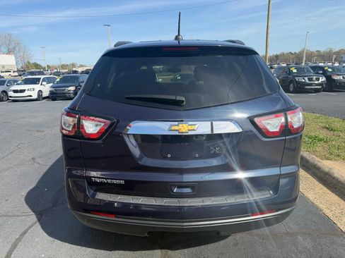 Used 2017 Chevrolet Traverse LS FWD image 6