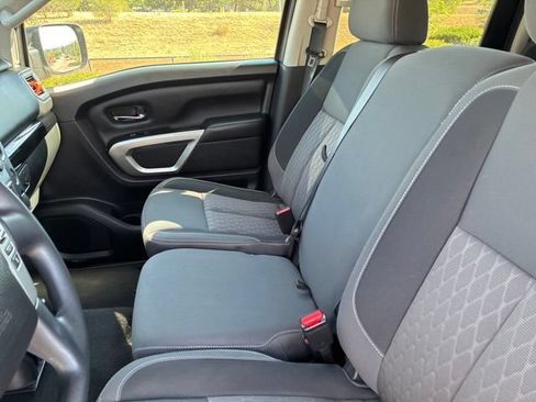 Used 2024 Nissan Titan SV AWD/4WD image 19