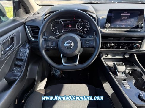 Used 2024 Nissan Rogue S AWD/4WD image 15