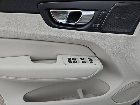 New 2026 Volvo XC60 B5 Ultra w/ Protection Package Premier image 10