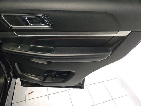 Used 2018 Ford Explorer Sport image 6