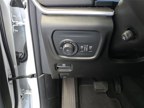 New 2026 Jeep Grand Cherokee L Limited image 28