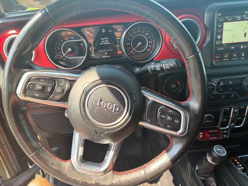 Used 2023 Jeep Wrangler Unlimited Rubicon w/ Cold Weather Group AWD/4WD image 16