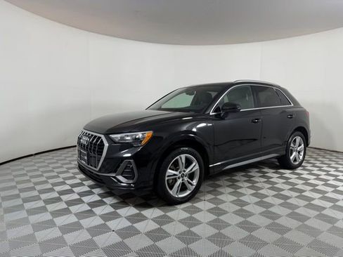Used 2022 Audi Q3 2.0T Premium w/ Convenience Package AWD/4WD image 3