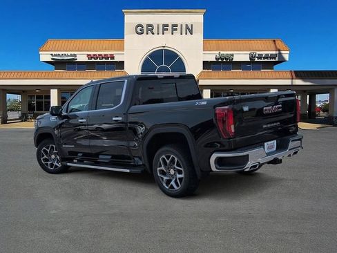Used 2023 GMC Sierra 1500 SLT w/ SLT Premium Package AWD/4WD image 9