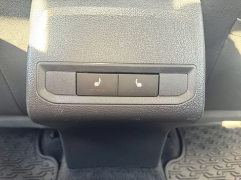 Used 2021 Volkswagen Jetta SE w/ SE Cold Weather Package FWD image 26