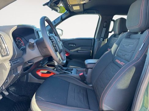 Used 2025 Nissan Frontier PRO-4X w/ Tow Package image 9