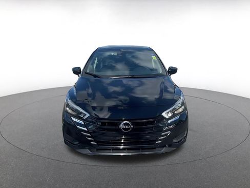 Used 2025 Nissan Versa SV image 4