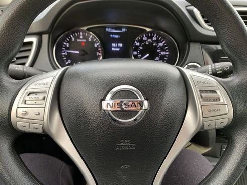 Used 2016 Nissan Rogue SV image 12