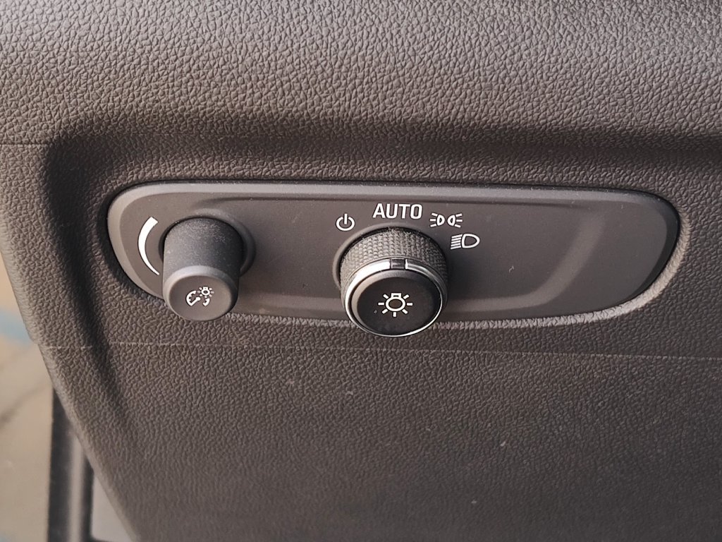 Used 2021 Buick Envision Preferred FWD image 23