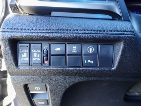 Used 2022 Honda Odyssey Touring image 16