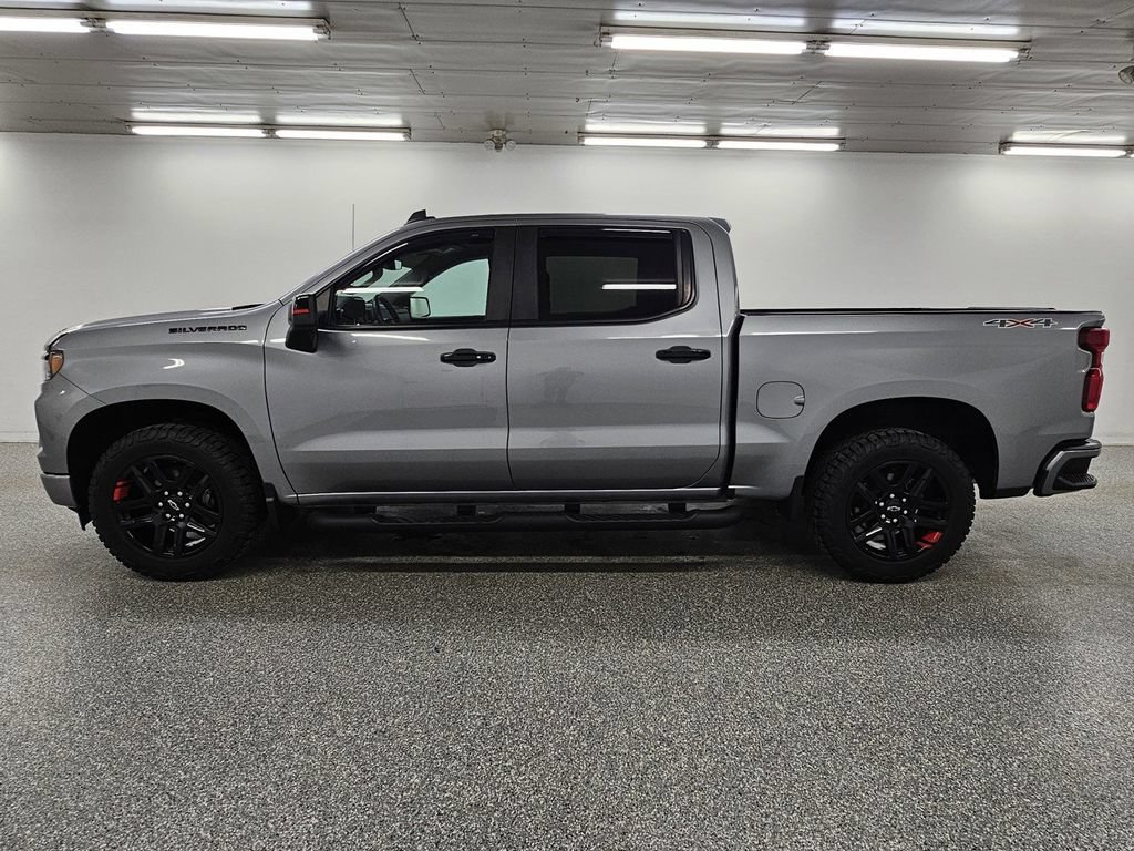 Used 2023 Chevrolet Silverado 1500 RST w/ Redline Edition AWD/4WD image 10