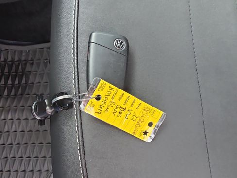 Used 2022 Volkswagen Taos SE w/ Panoramic Sunroof Package image 29