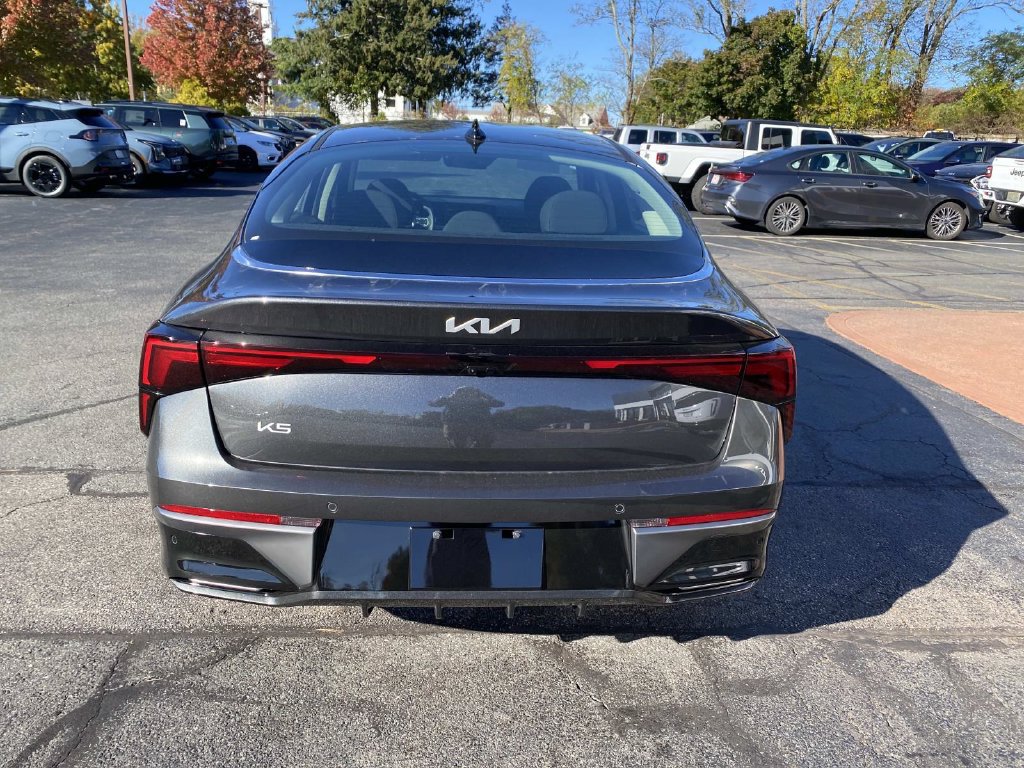 New 2027 Kia K5 LXS FWD image 4