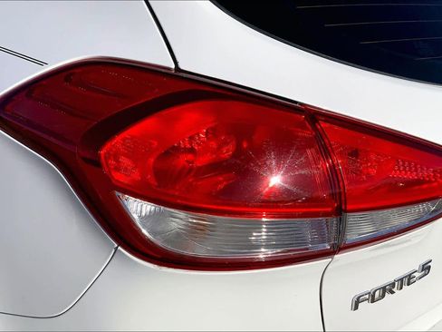 Used 2016 Kia Forte EX image 32