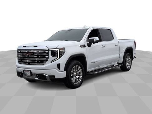 Used 2024 GMC Sierra 1500 Denali w/ Technology Package AWD/4WD image 5