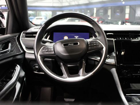 Used 2022 Jeep Grand Cherokee Altitude image 20