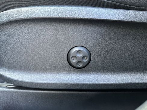 Used 2022 Mercedes-Benz GLB 250 GLB 250 image 16