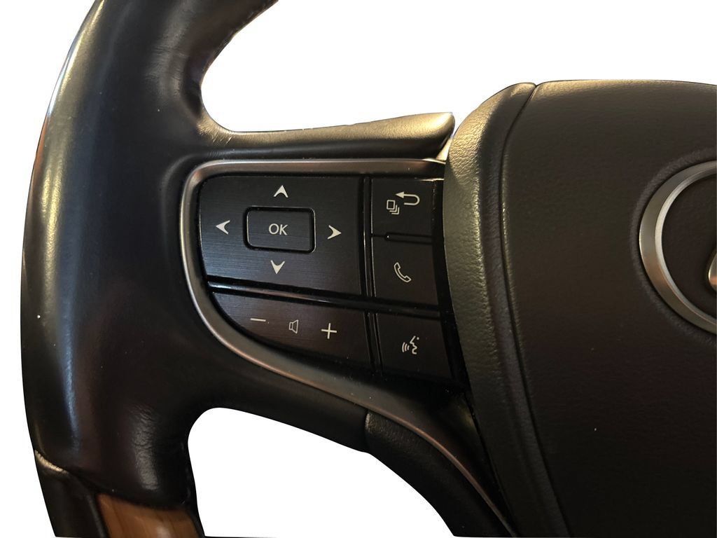 Used 2020 Lexus ES 300h w/ Luxury Package FWD image 29