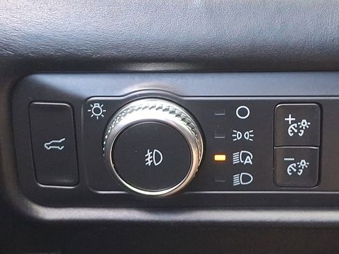 Used 2020 Ford Explorer Platinum w/ Premium Technology Package image 23