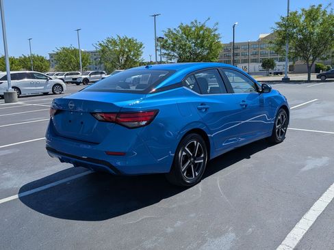 Used 2025 Nissan Sentra SV image 3