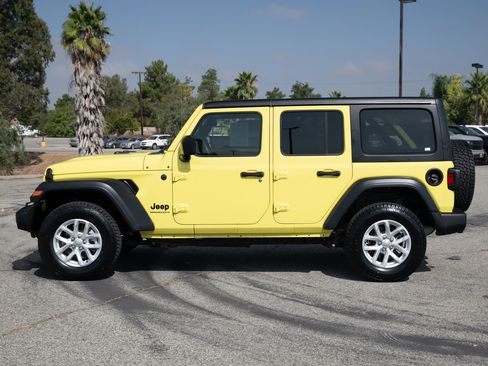 Used 2023 Jeep Wrangler Sport S image 7