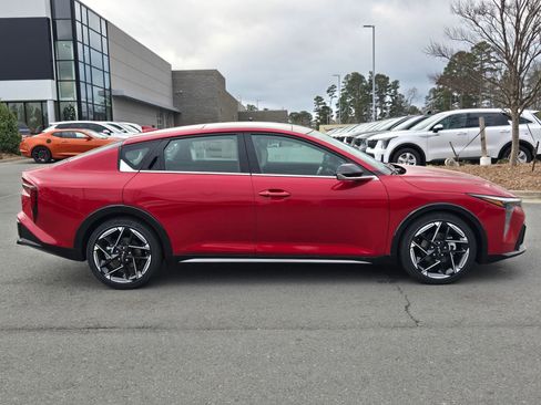 New 2025 Kia K4 GT-Line image 8