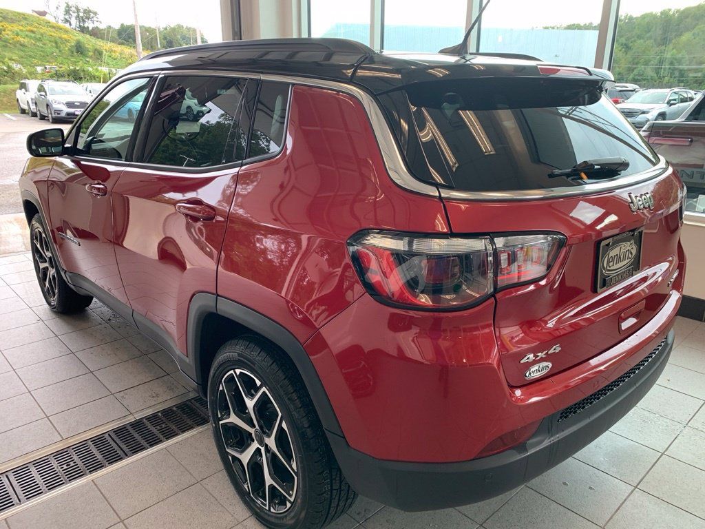 Used 2025 Jeep Compass Limited AWD/4WD image 12