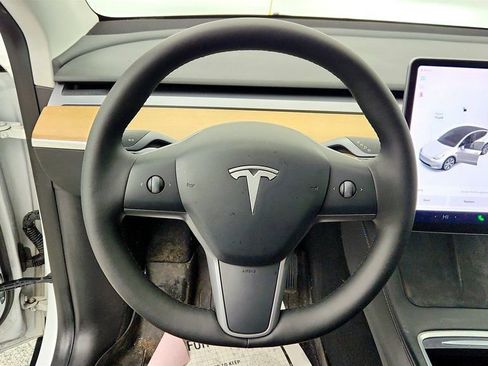 Used 2021 Tesla Model Y Long Range image 13