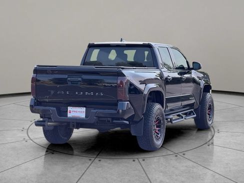 Used 2025 Toyota Tacoma SR5 AWD/4WD image 6