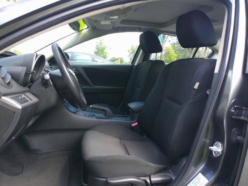 Used 2013 MAZDA MAZDA3 i Touring FWD image 12
